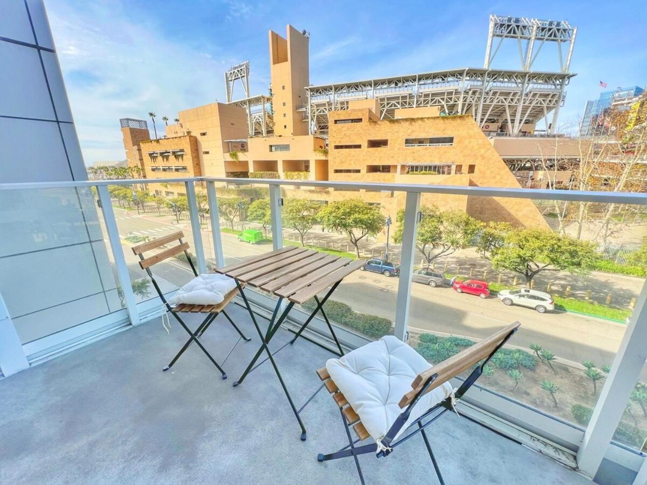 Stunning Apartment By Petco Park! Сан-Диего Экстерьер фото
